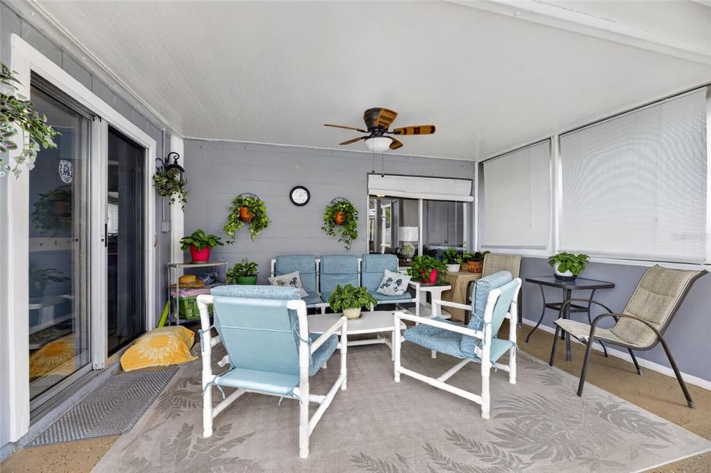 For Sale: $360,000 (3 beds, 3 baths, 1356 Square Feet)