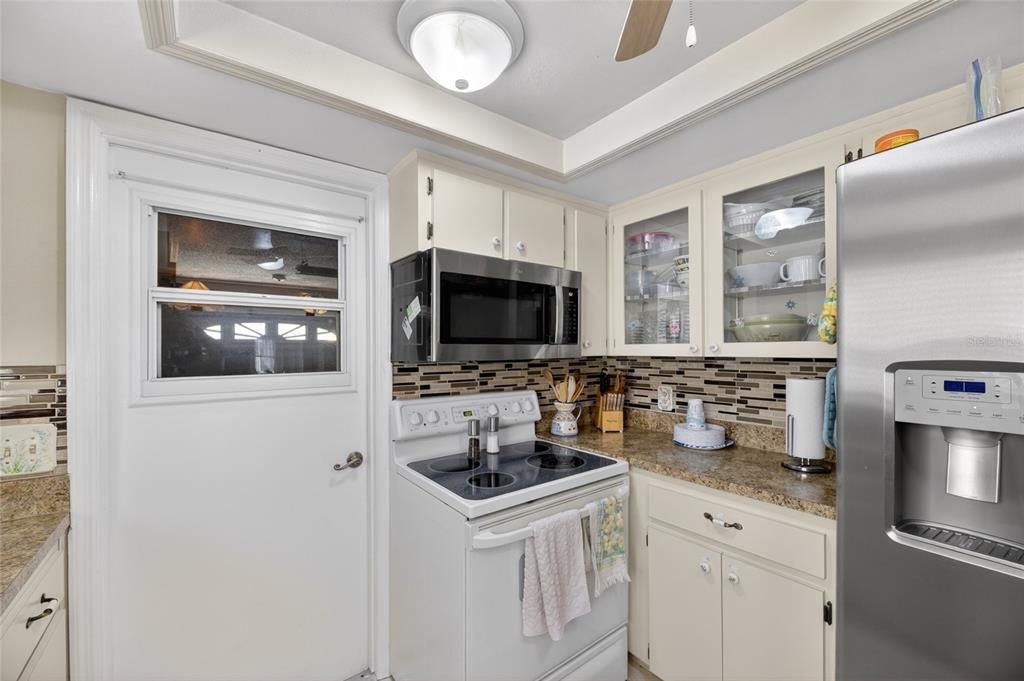 For Sale: $360,000 (3 beds, 3 baths, 1356 Square Feet)