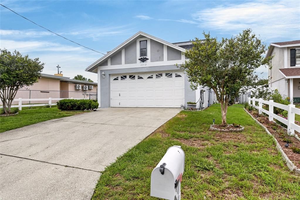 For Sale: $360,000 (3 beds, 3 baths, 1356 Square Feet)