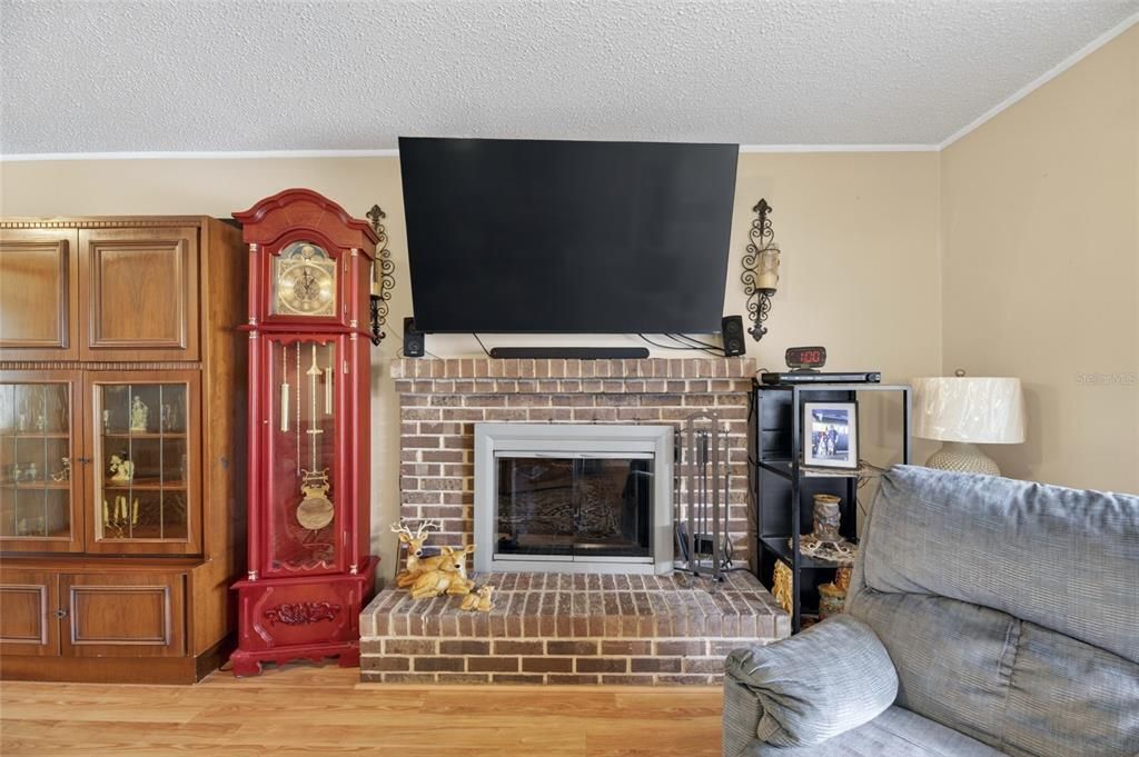 For Sale: $360,000 (3 beds, 3 baths, 1356 Square Feet)
