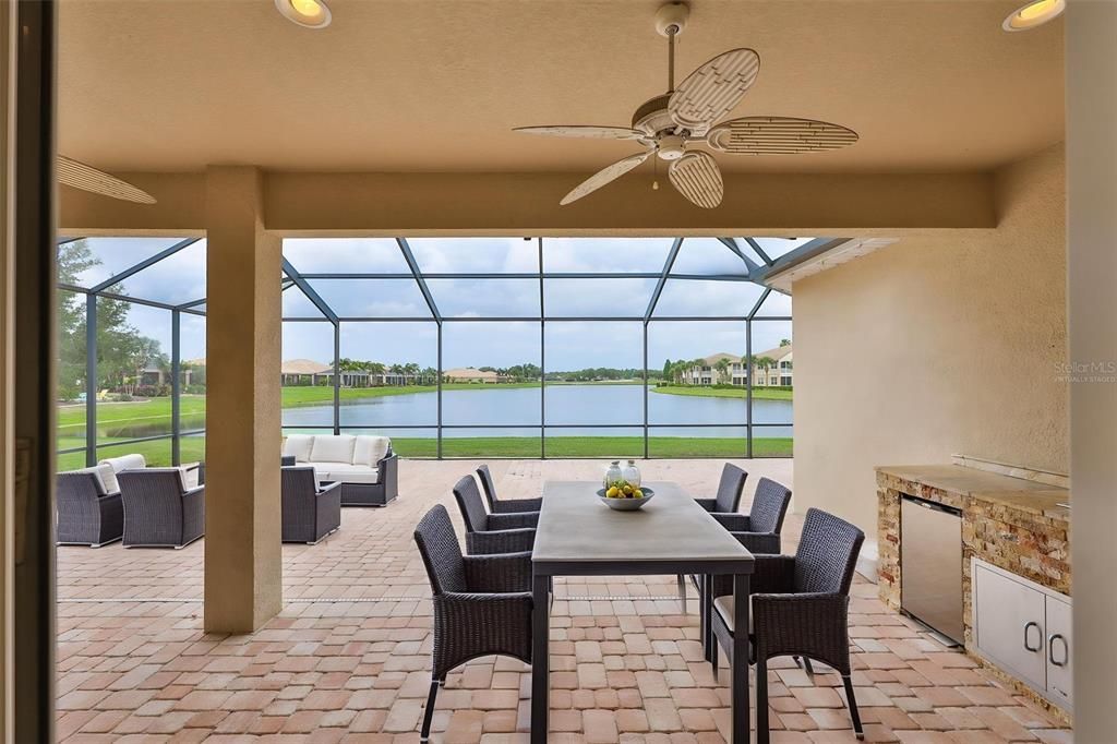 For Sale: $585,000 (3 beds, 3 baths, 2472 Square Feet)