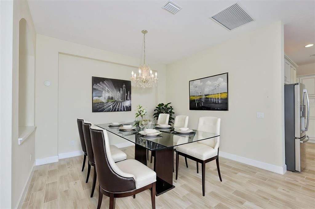 For Sale: $585,000 (3 beds, 3 baths, 2472 Square Feet)