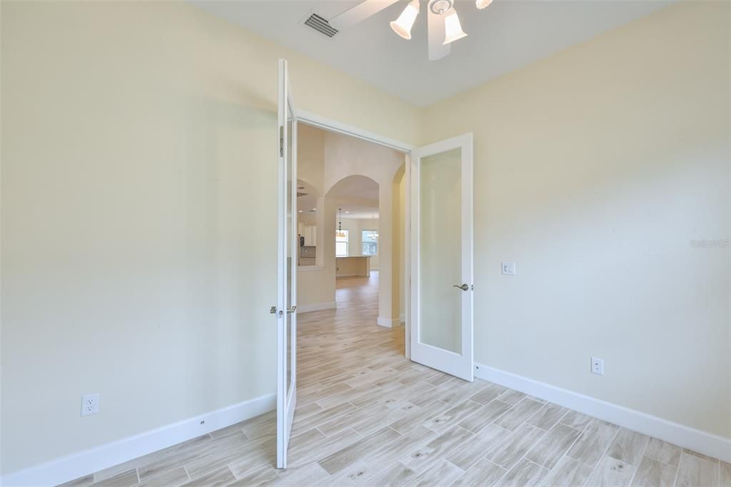 For Sale: $585,000 (3 beds, 3 baths, 2472 Square Feet)