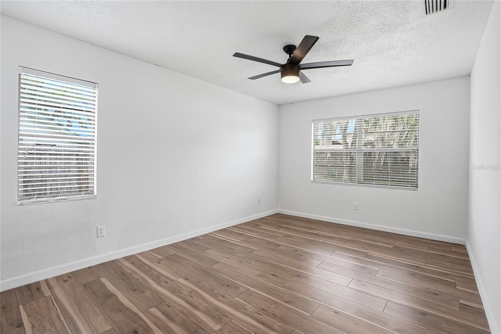For Sale: $300,000 (2 beds, 2 baths, 1616 Square Feet)
