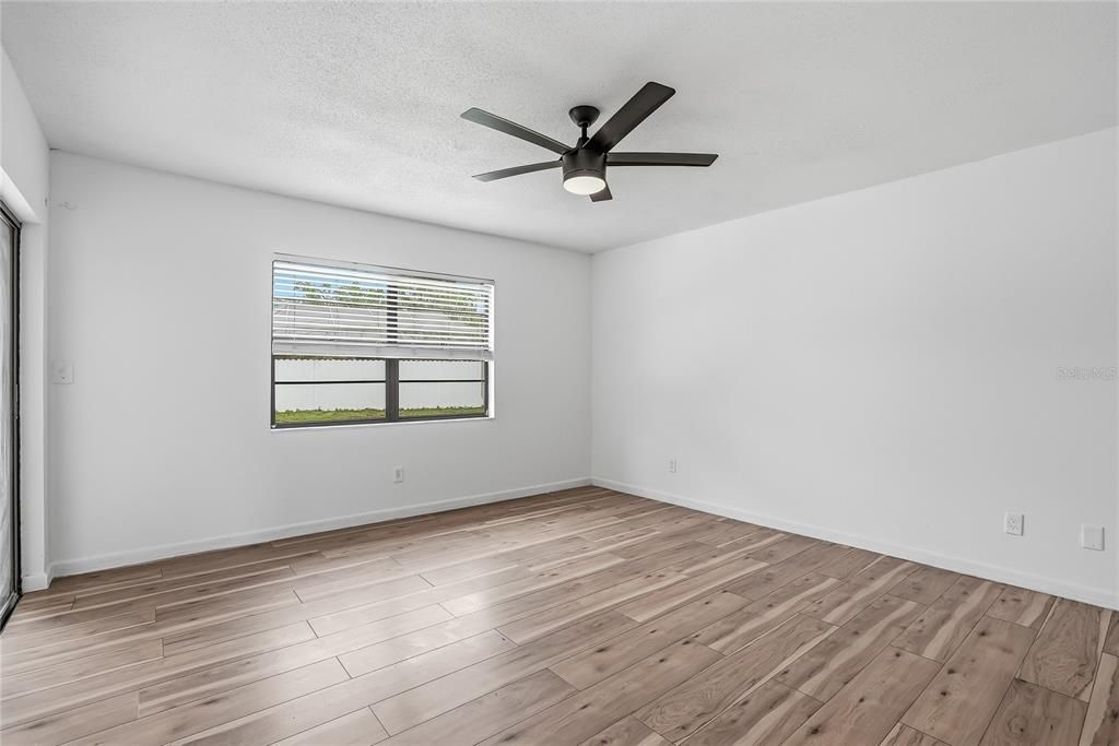 For Sale: $300,000 (2 beds, 2 baths, 1616 Square Feet)