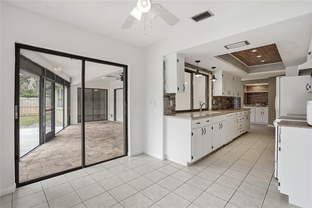 For Sale: $300,000 (2 beds, 2 baths, 1616 Square Feet)