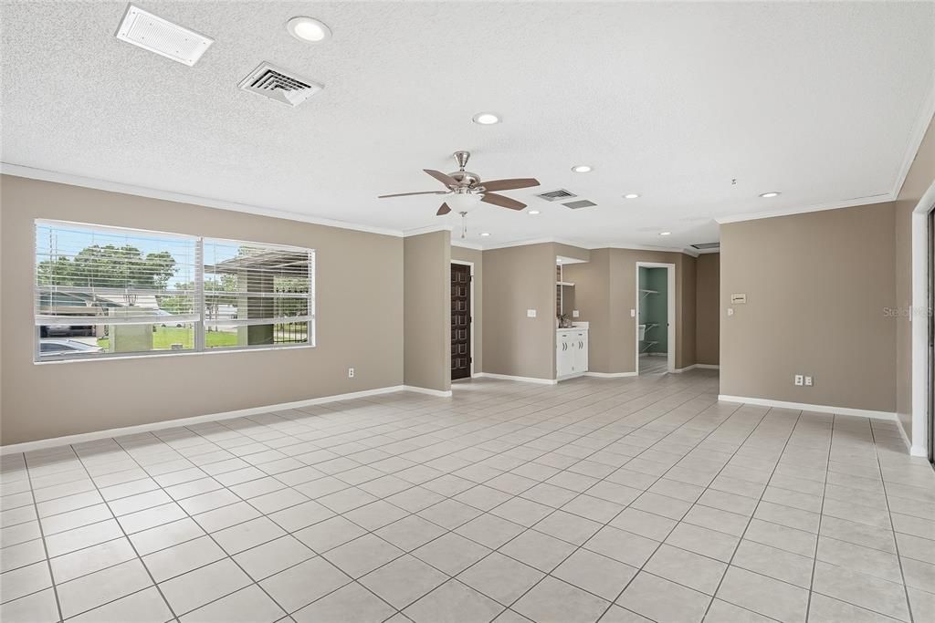 For Sale: $300,000 (2 beds, 2 baths, 1616 Square Feet)