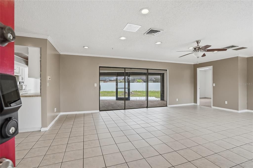 For Sale: $300,000 (2 beds, 2 baths, 1616 Square Feet)