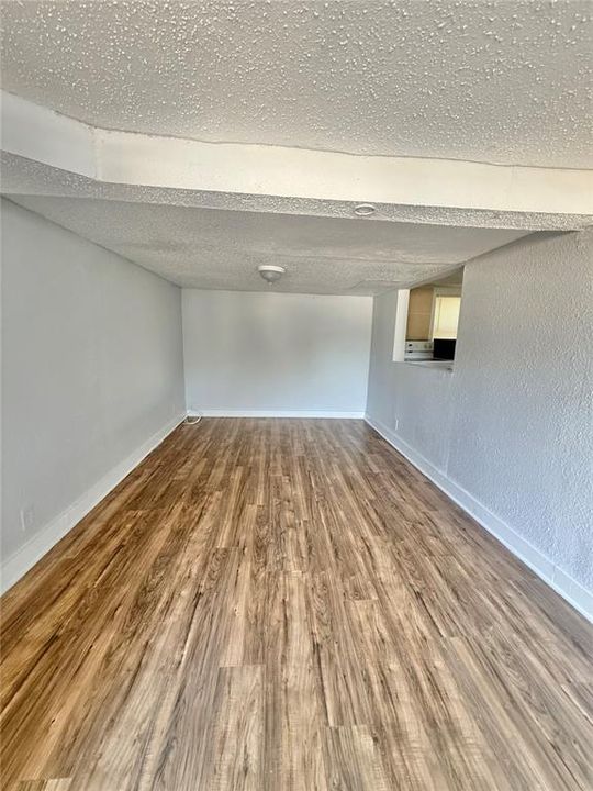 For Rent: $2,500 (4 beds, 1 baths, 1572 Square Feet)