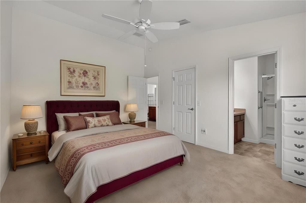 For Sale: $285,000 (2 beds, 2 baths, 1156 Square Feet)