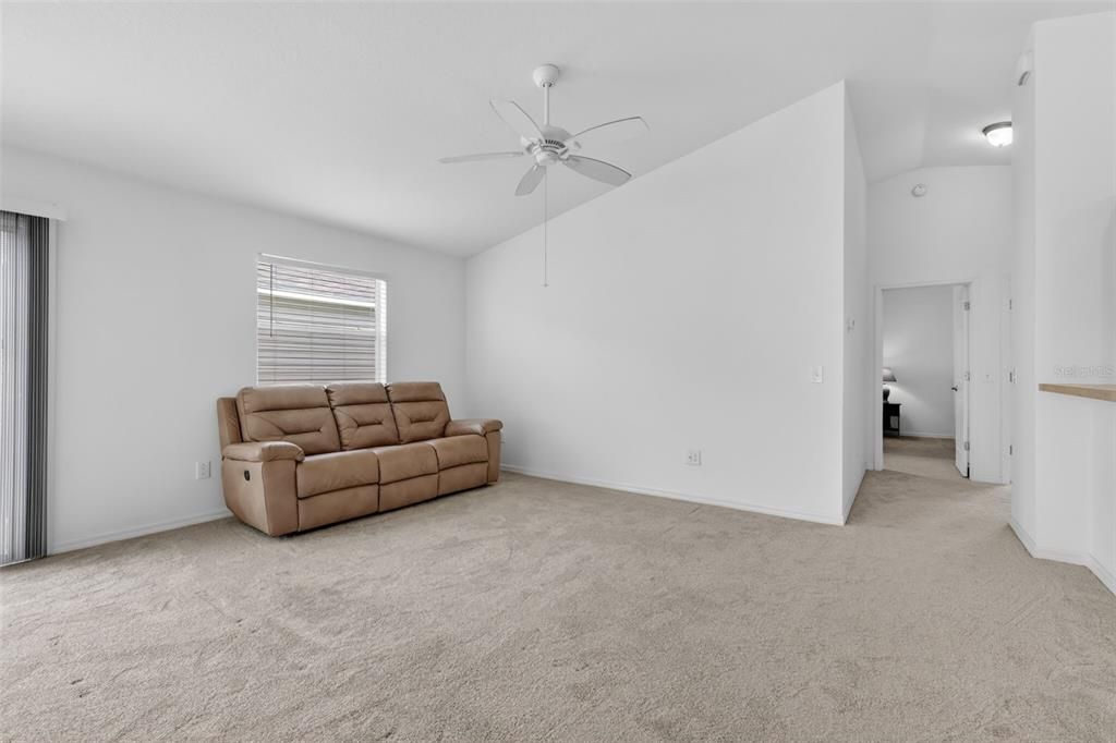 For Sale: $285,000 (2 beds, 2 baths, 1156 Square Feet)