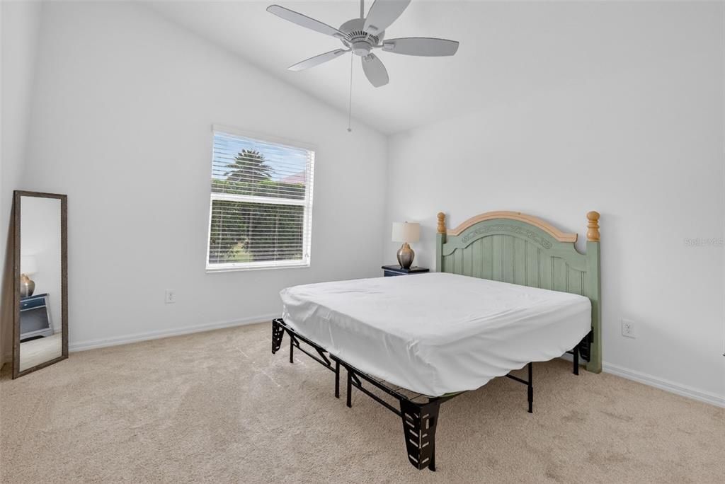 For Sale: $285,000 (2 beds, 2 baths, 1156 Square Feet)