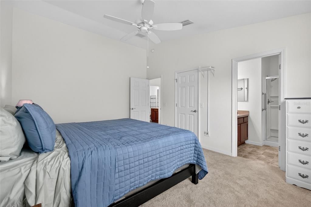 For Sale: $285,000 (2 beds, 2 baths, 1156 Square Feet)