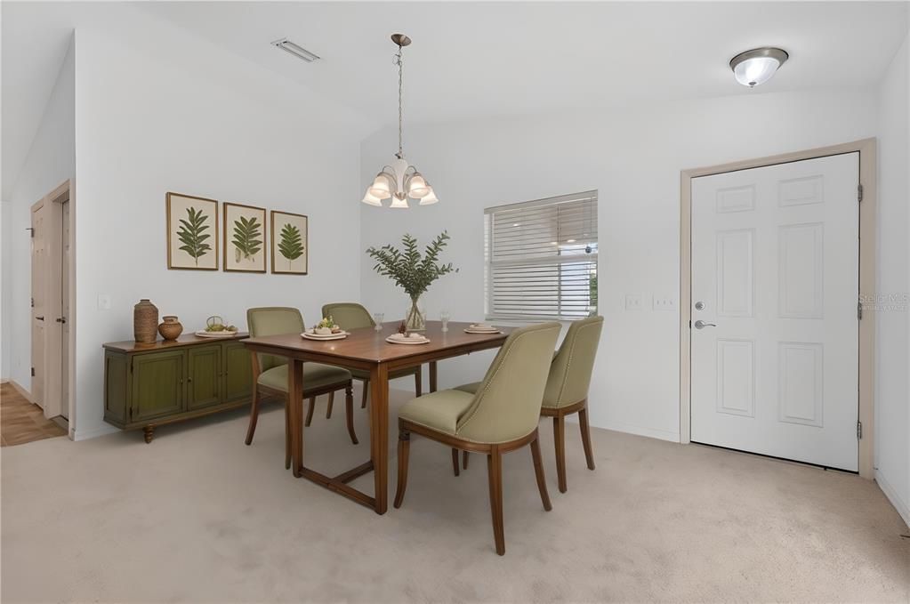 For Sale: $285,000 (2 beds, 2 baths, 1156 Square Feet)