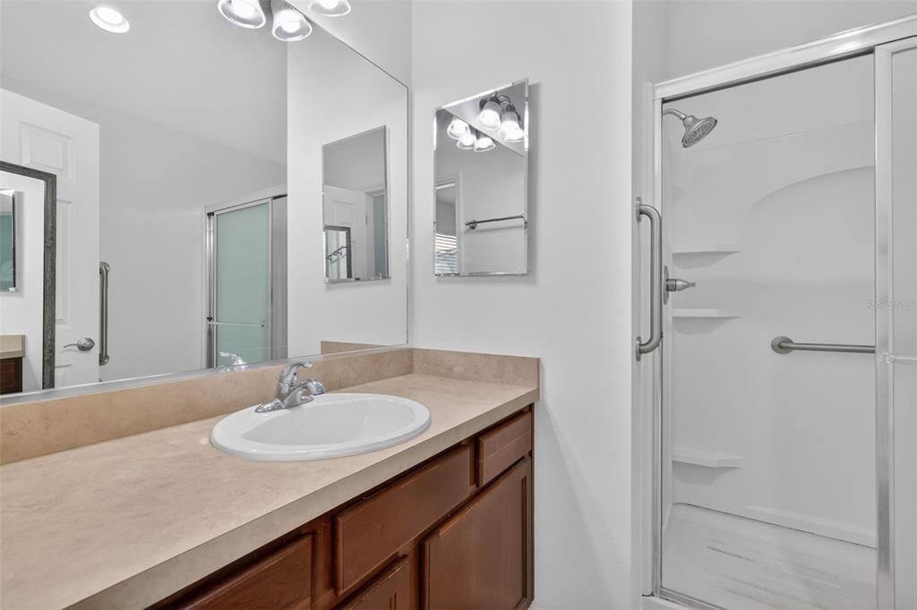 For Sale: $285,000 (2 beds, 2 baths, 1156 Square Feet)