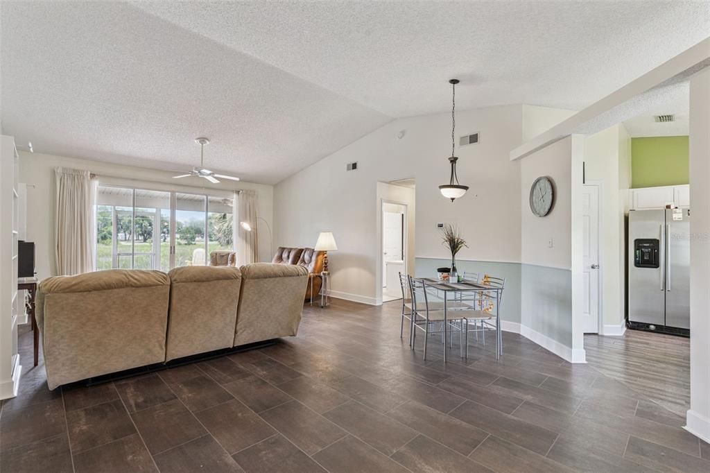 For Sale: $269,000 (2 beds, 2 baths, 1658 Square Feet)