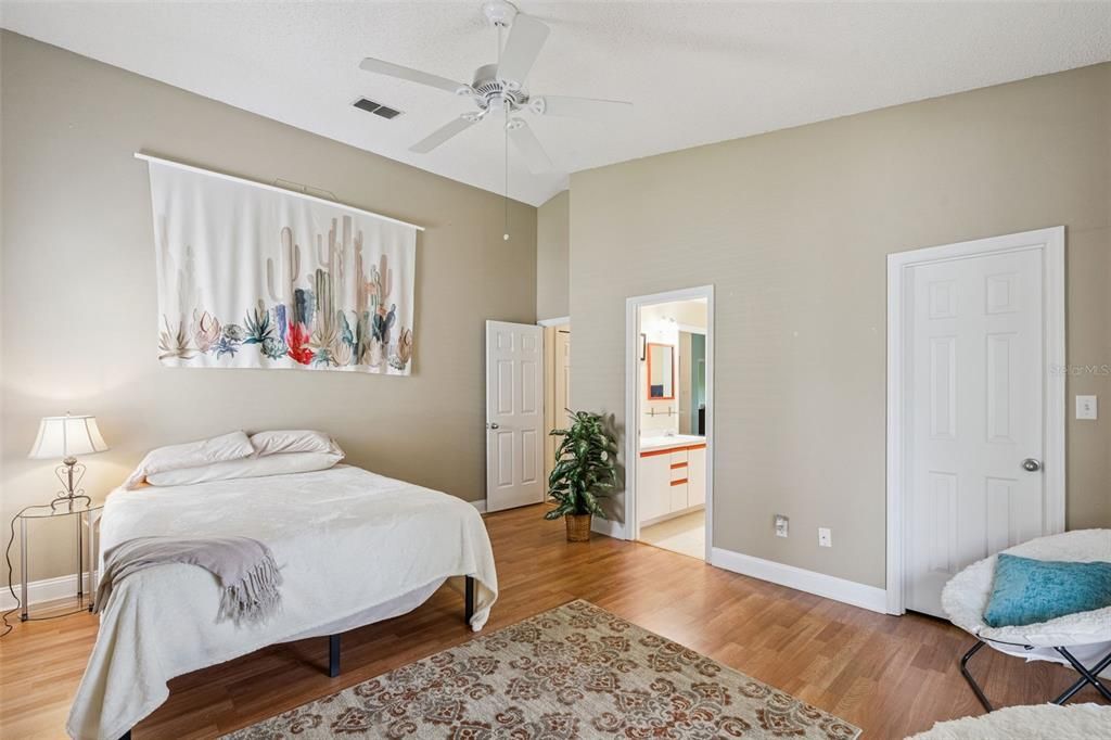 For Sale: $269,000 (2 beds, 2 baths, 1658 Square Feet)