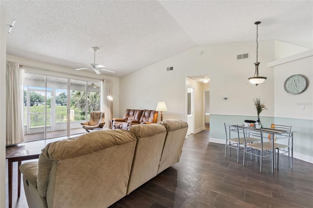 For Sale: $269,000 (2 beds, 2 baths, 1658 Square Feet)
