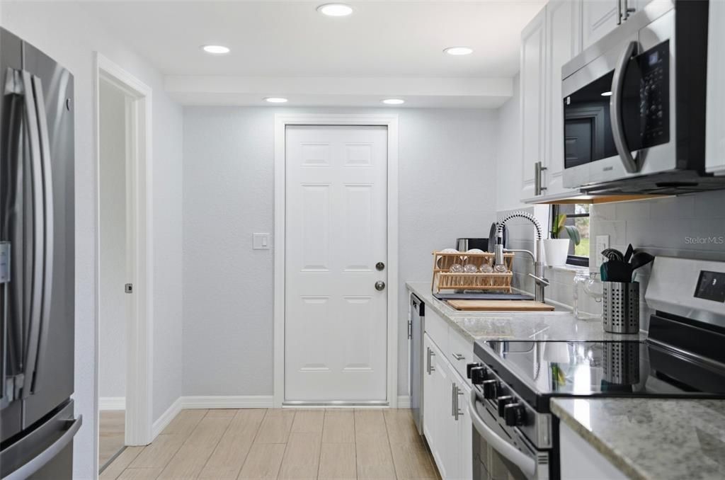 For Sale: $350,000 (3 beds, 2 baths, 1590 Square Feet)