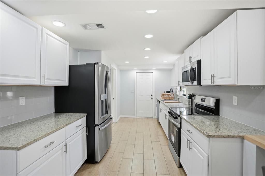 For Sale: $350,000 (3 beds, 2 baths, 1590 Square Feet)