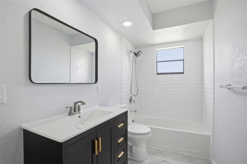 For Sale: $350,000 (3 beds, 2 baths, 1590 Square Feet)