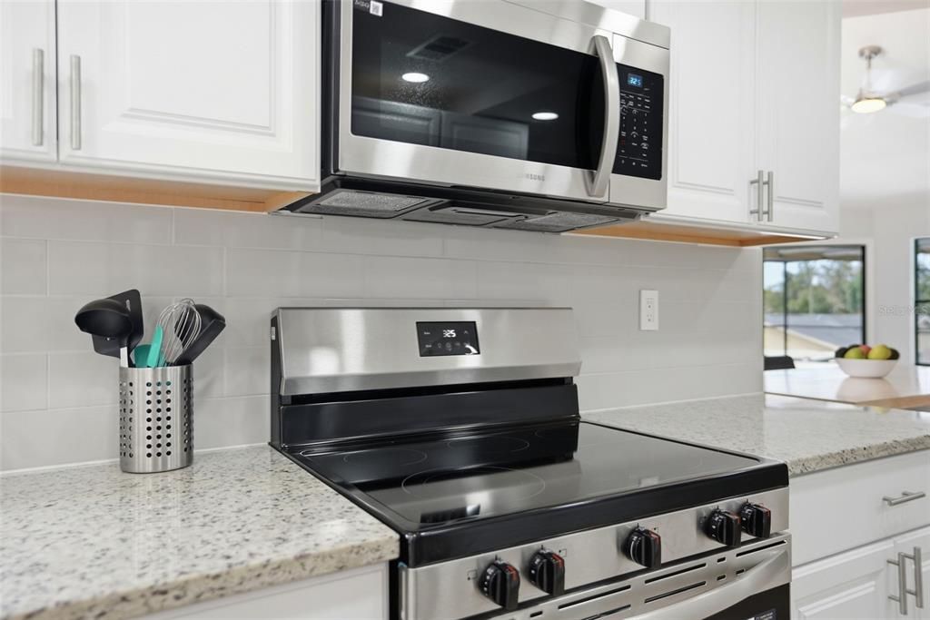 For Sale: $350,000 (3 beds, 2 baths, 1590 Square Feet)