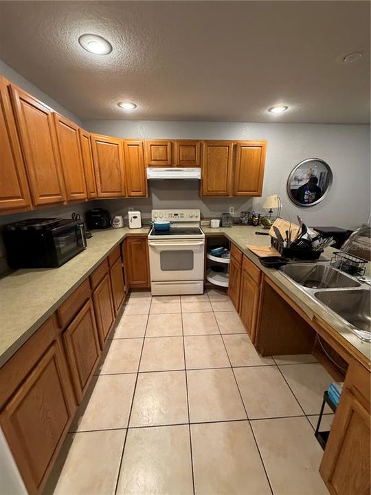 For Sale: $649,000 (6 beds, 0 baths, 2260 Square Feet)