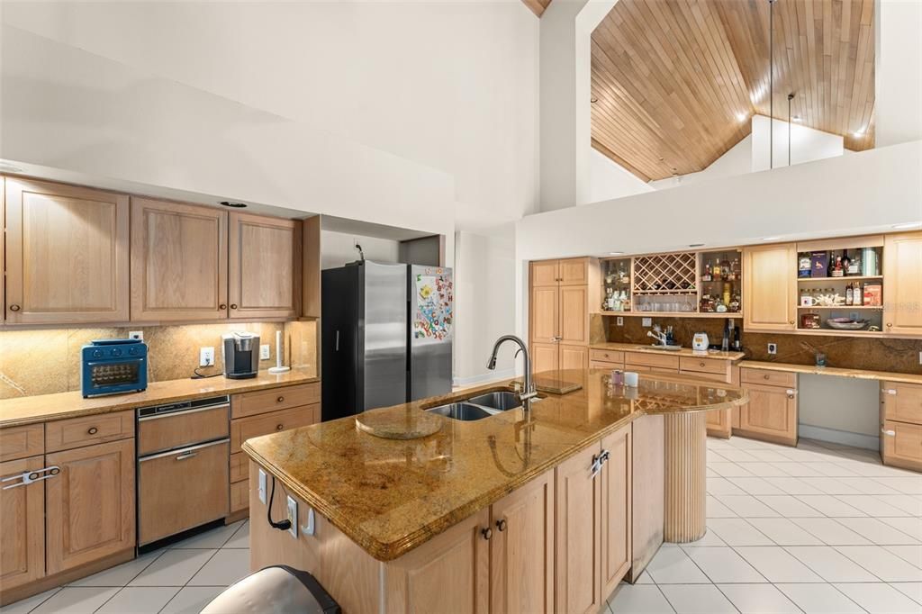 На продажу: $2,999,000 (4 спален, 4 ванн, 4706 Квадратных фут)
