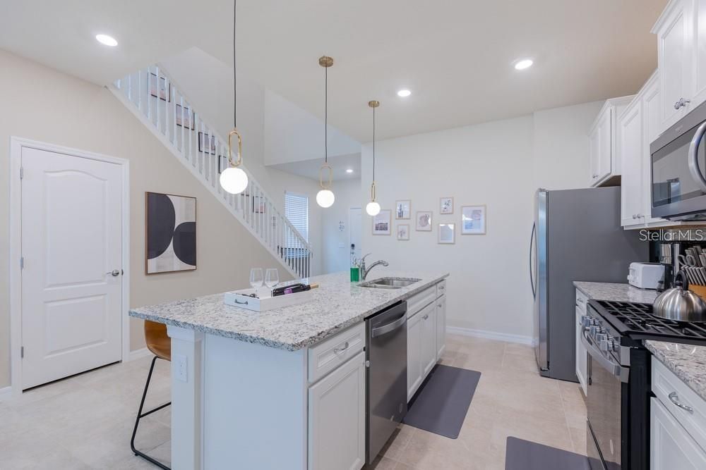 For Rent: $4,800 (7 beds, 5 baths, 3154 Square Feet)