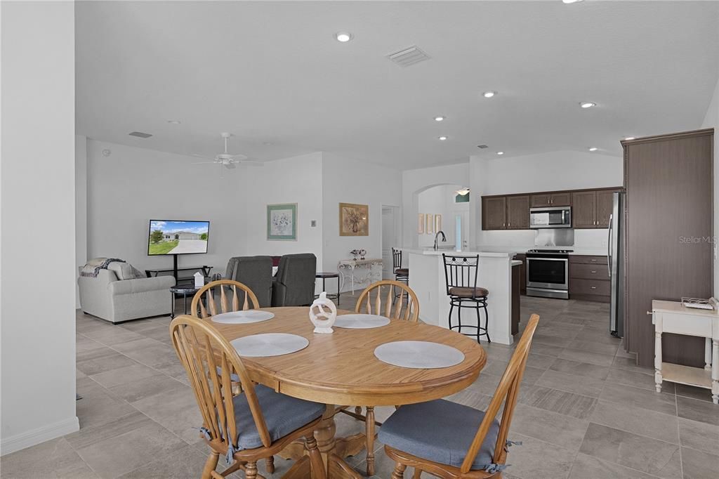 For Sale: $749,000 (3 beds, 3 baths, 1995 Square Feet)