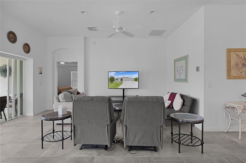 For Sale: $749,000 (3 beds, 3 baths, 1995 Square Feet)