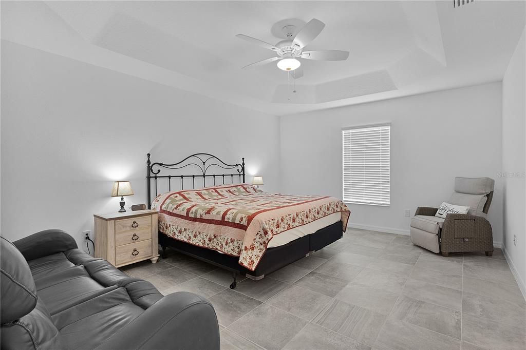 For Sale: $749,000 (3 beds, 3 baths, 1995 Square Feet)
