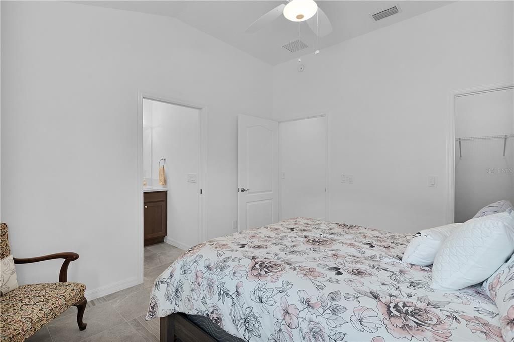 For Sale: $749,000 (3 beds, 3 baths, 1995 Square Feet)