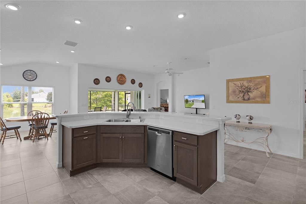 For Sale: $749,000 (3 beds, 3 baths, 1995 Square Feet)