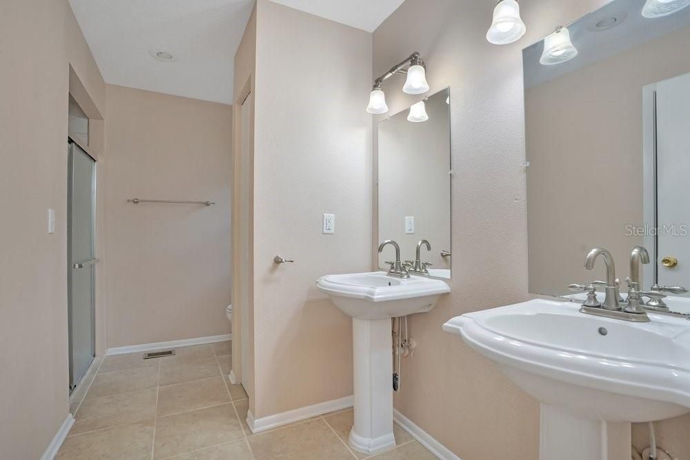 For Sale: $599,000 (4 beds, 3 baths, 3048 Square Feet)