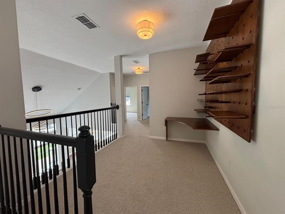 Active With Contract: $4,650 (3 beds, 3 baths, 2107 Square Feet)