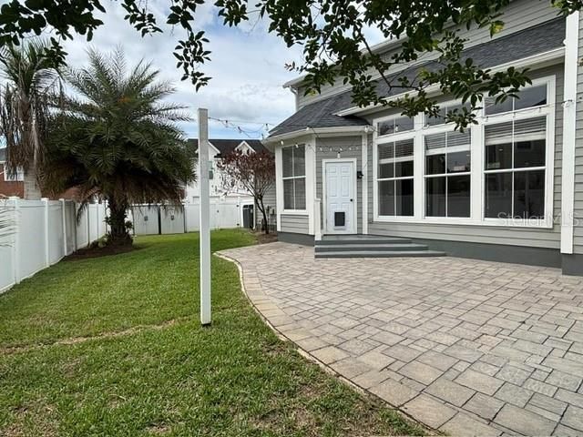 Active With Contract: $4,650 (3 beds, 3 baths, 2107 Square Feet)