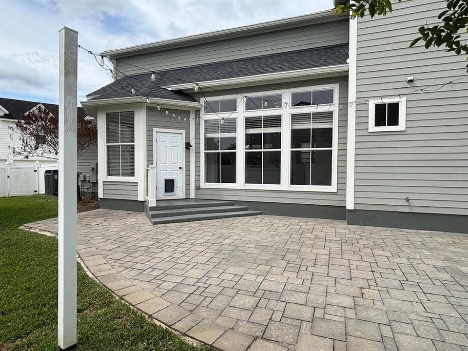 Active With Contract: $4,650 (3 beds, 3 baths, 2107 Square Feet)