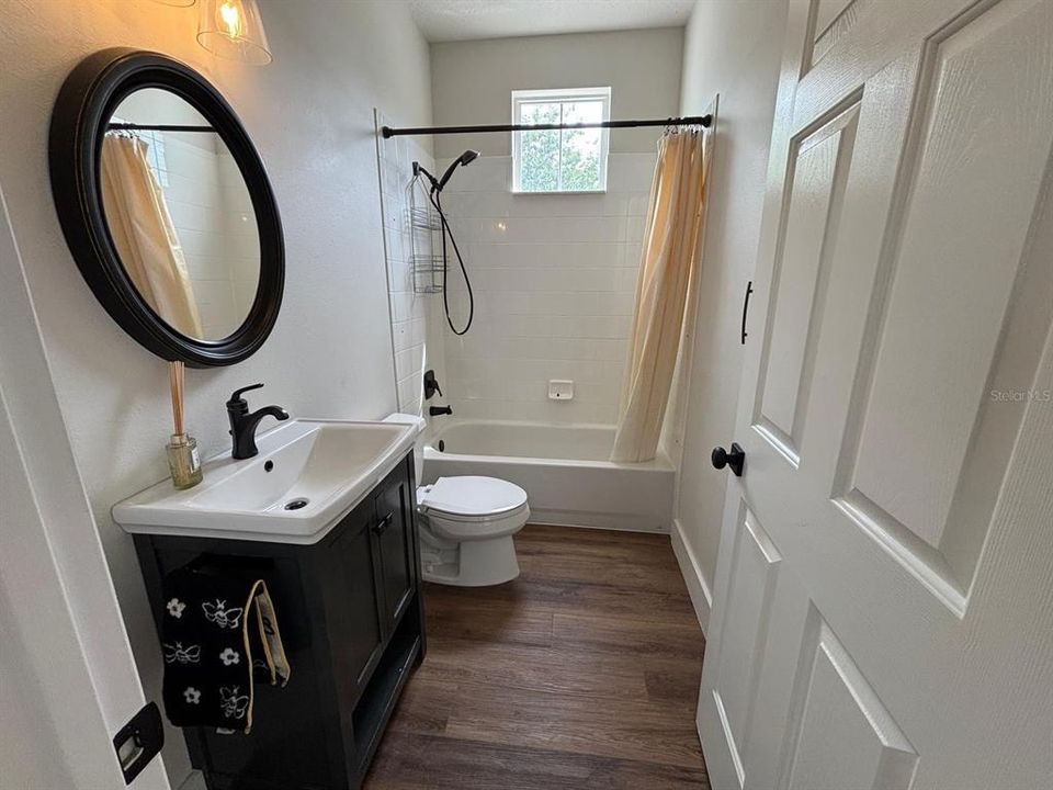 Active With Contract: $4,650 (3 beds, 3 baths, 2107 Square Feet)