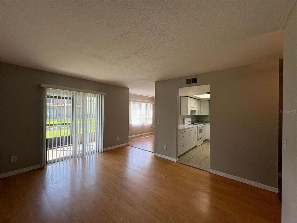 В аренду: $1,467 (2 спален, 2 ванн, 905 Квадратных фут)