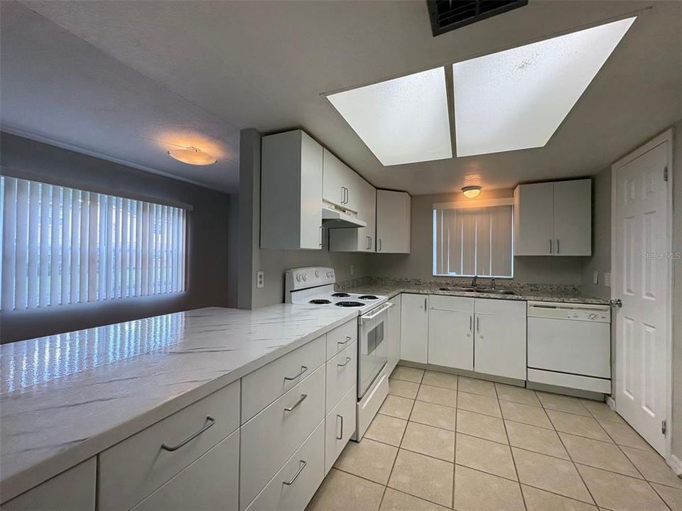 В аренду: $1,467 (2 спален, 2 ванн, 905 Квадратных фут)
