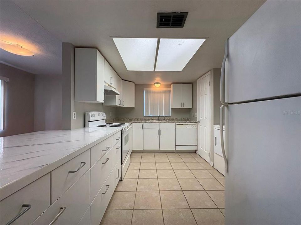 В аренду: $1,467 (2 спален, 2 ванн, 905 Квадратных фут)