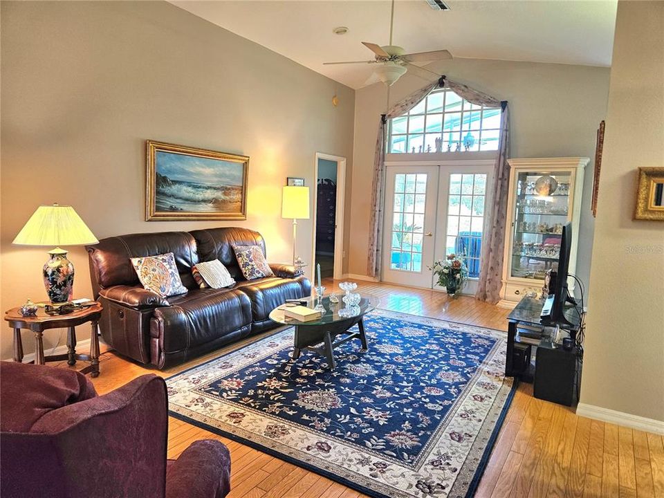 For Sale: $319,000 (2 beds, 2 baths, 1603 Square Feet)