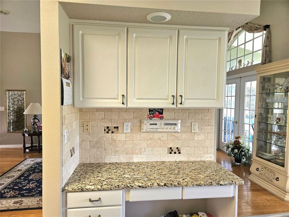 For Sale: $319,000 (2 beds, 2 baths, 1603 Square Feet)