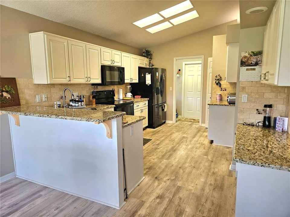 For Sale: $319,000 (2 beds, 2 baths, 1603 Square Feet)