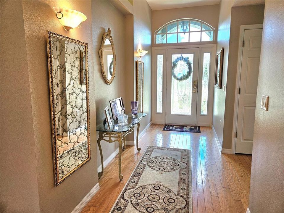 For Sale: $319,000 (2 beds, 2 baths, 1603 Square Feet)