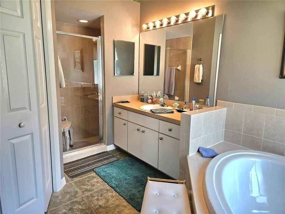 For Sale: $319,000 (2 beds, 2 baths, 1603 Square Feet)