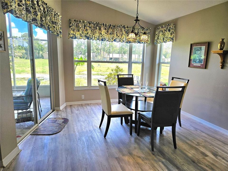 For Sale: $319,000 (2 beds, 2 baths, 1603 Square Feet)