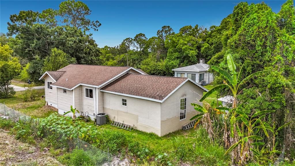For Sale: $180,000 (3 beds, 2 baths, 1136 Square Feet)