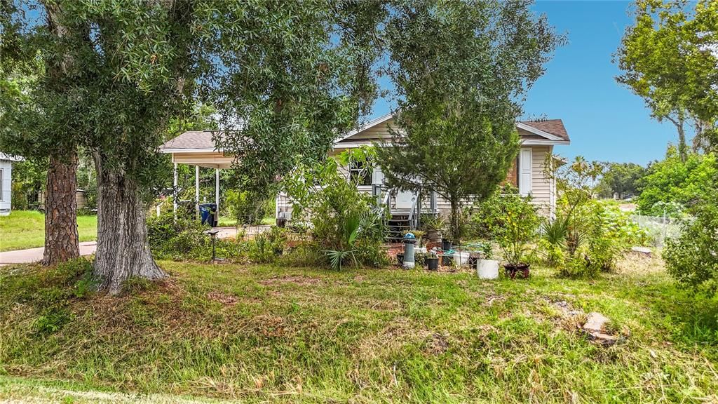 For Sale: $180,000 (3 beds, 2 baths, 1136 Square Feet)